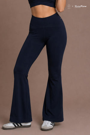 SlowFlow Straight Leggings (Carbon Black)